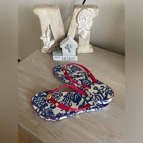 Sandals - Picture 2 of 4